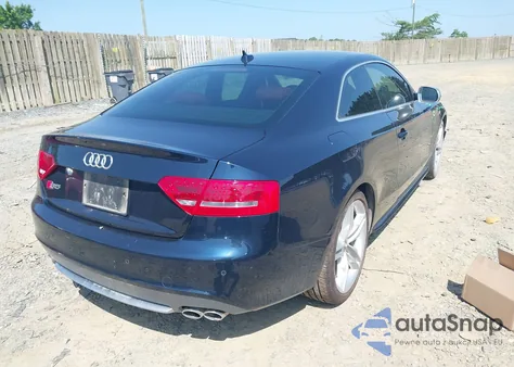 2010 Audi S5 4.2 Premium Plus z USA, uszkodzony, nr VIN WAUVVAFR2AA044190